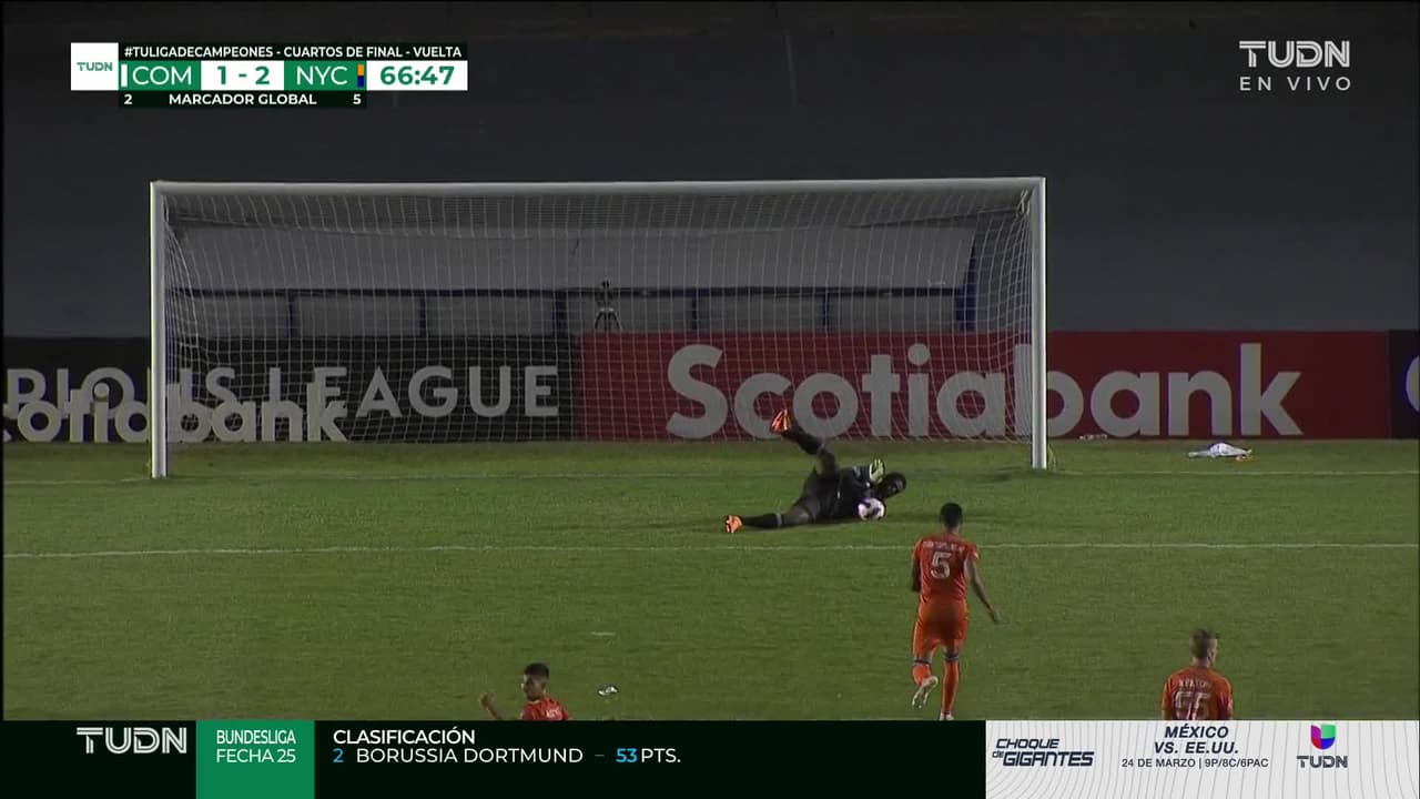 ¡TIRO ATAJADO! disparo por Oscar Santis.