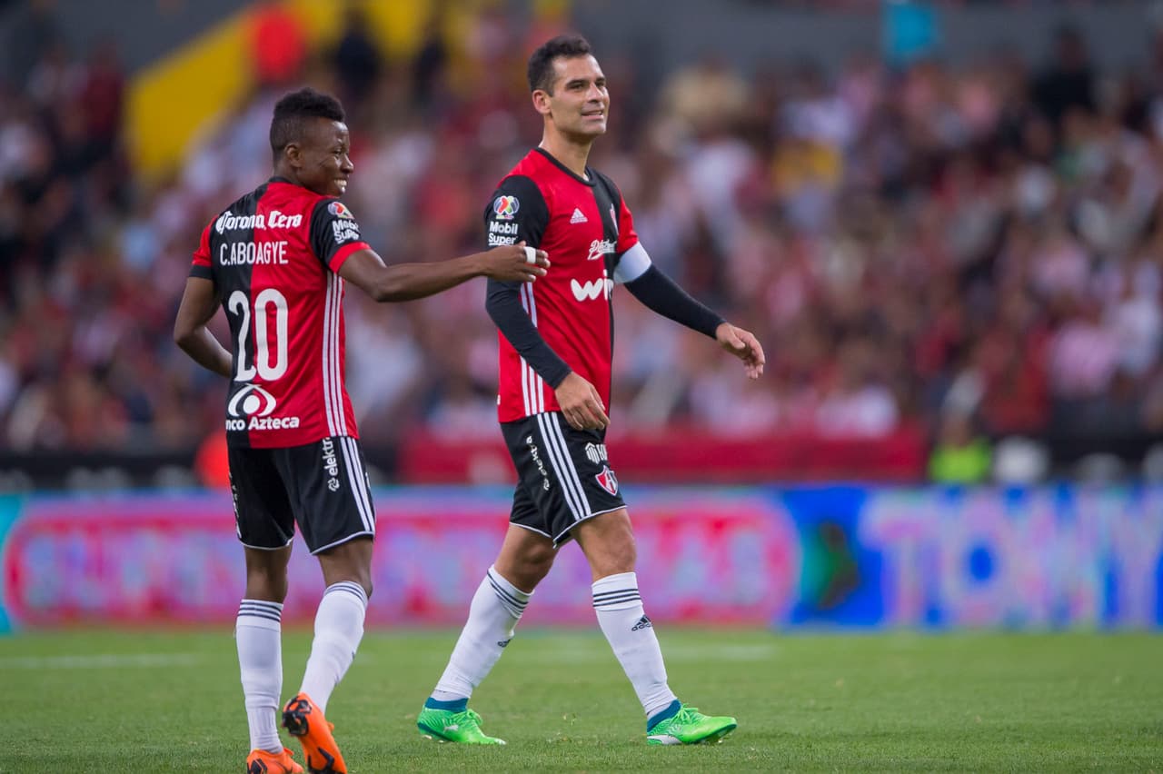 Rafael Márquez jugó su último partido en el Jalisco en la victoria del Atlas sobre Chivas. Los Rojinegros ganaron 1-0, el capitán del Tri y la Selección Mexicana tuvo una destacada actuación, y al final se llevó el cariño de propios y extraños.