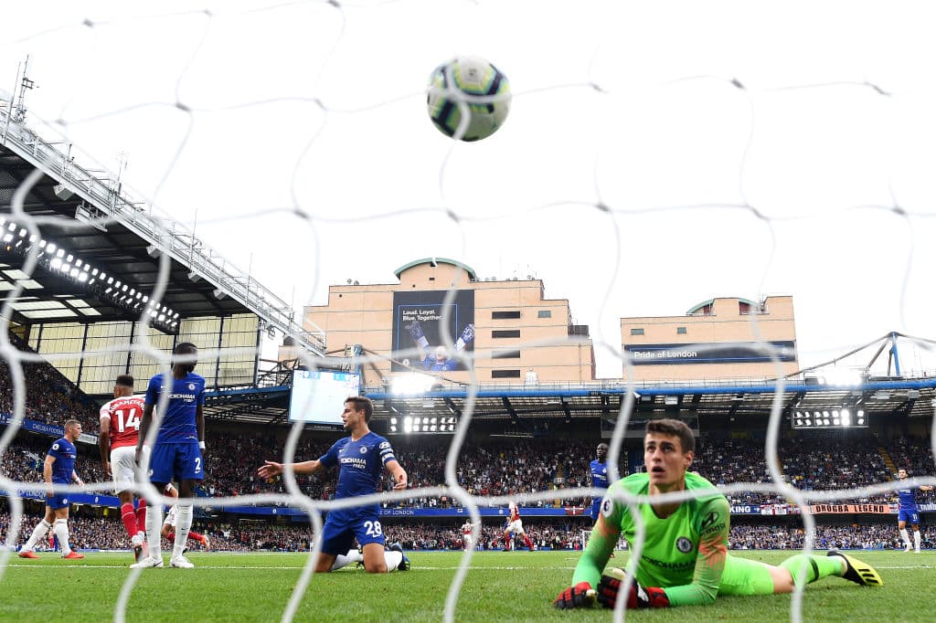 Sin embargo, Arsenal arremetió y reaccionó con gol de Henrikh Mkhitaryan para descontar 2-1 al minuto 37 del primer tiempo.