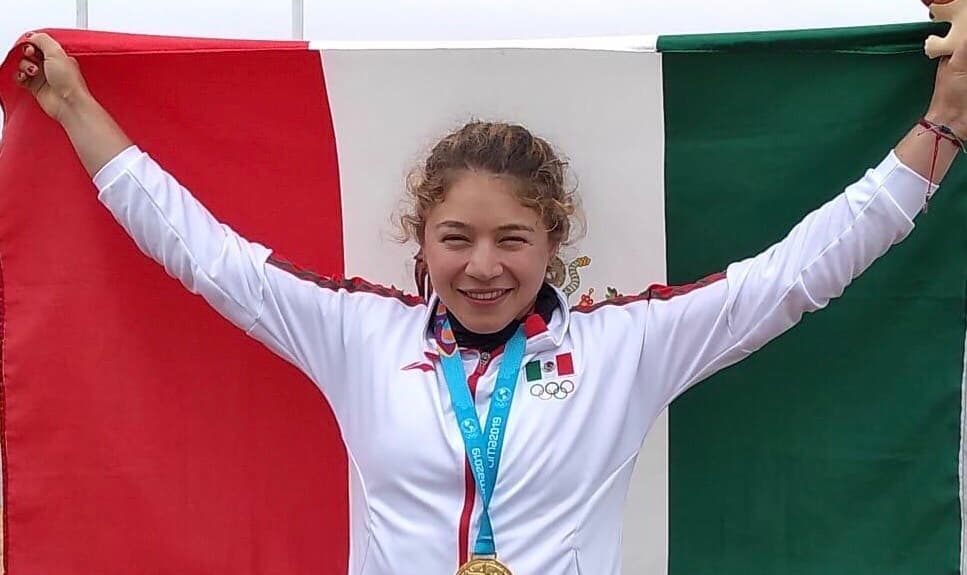 Y las mexicanas Beatriz Briones (foto) y Karla Alanis, se llevaron la medalla de bronce, llegando en el tercer lugar, después de las duplas de Canadá y Argentina, respectivamente.