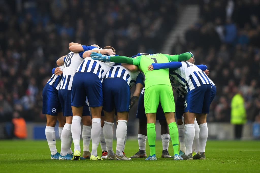Un gol de Jahanbakhsh, al 84, le dio el empate 1-1 al Brighton; Azpilicueta abrió el marcador para el Chelsea.
