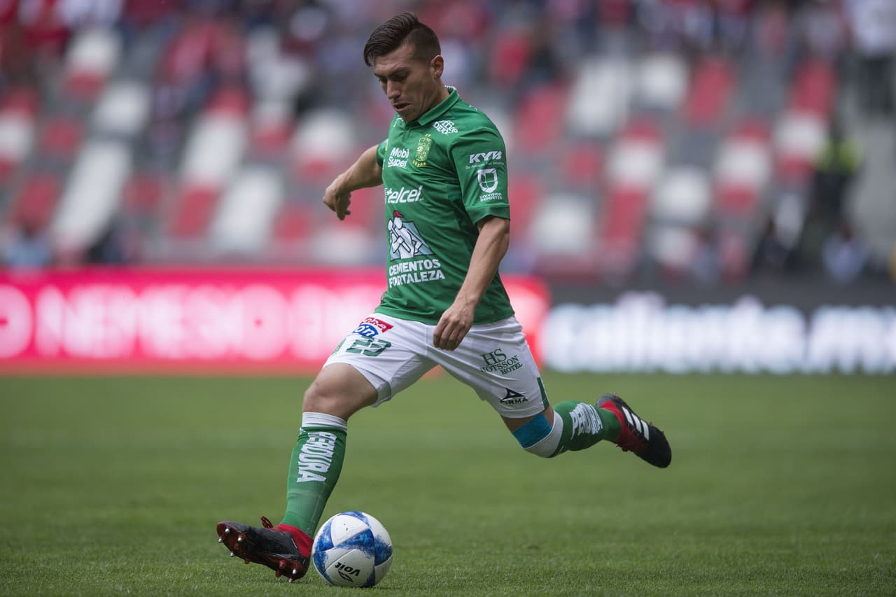 Sin embargo, León asumió como propia su responsabilidad con el resultado y buscó el arco del local.