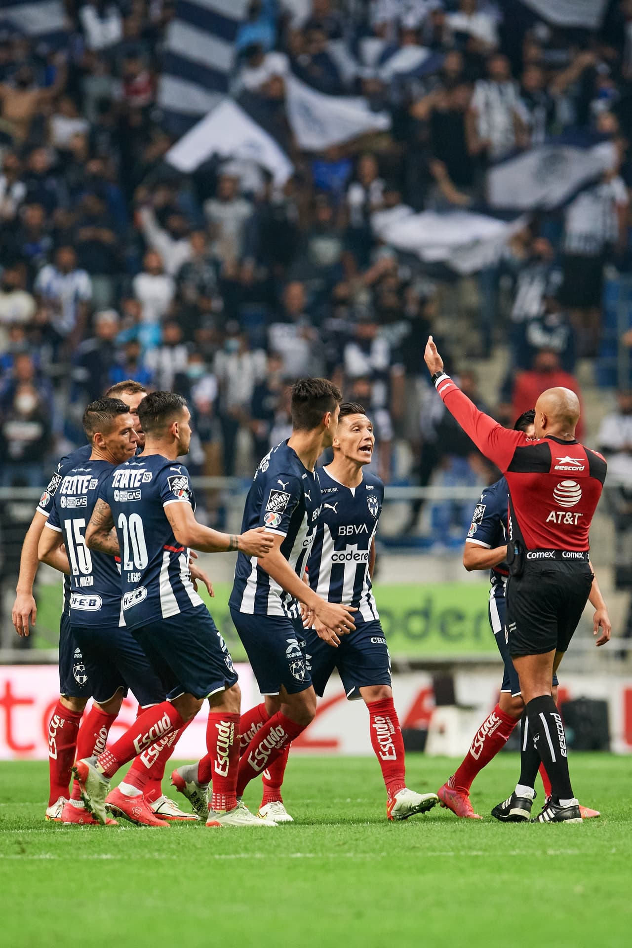 Con enorme actuación de Washington Aguerre, Querétaro logra mantener el empate 0-0 en onterrey y le roban un punto a los Rayados.