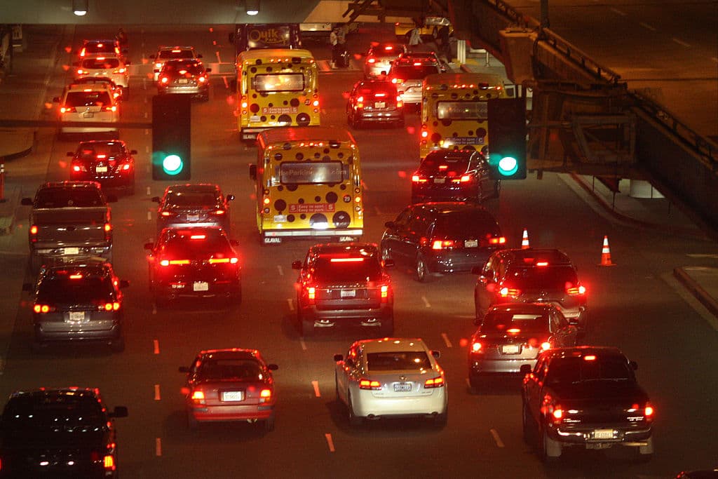 Los Ángeles es la ciudad en el mundo, de acuerdo con la revista
<i>Fortune</i>, con el peor tráfico vehicular. Teniendo esto en cuenta, Musk pretende ahorrarle a los aficionados una hora de atascos.