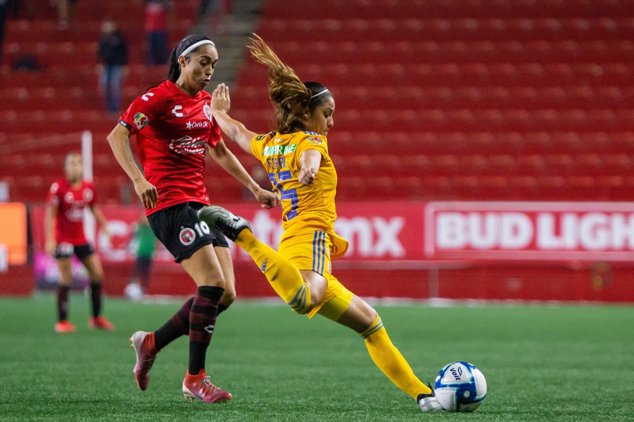 Tijuana 0-0 Tigres. Duelo parejo en donde comienza la patria, nada para nadie en el primer round.