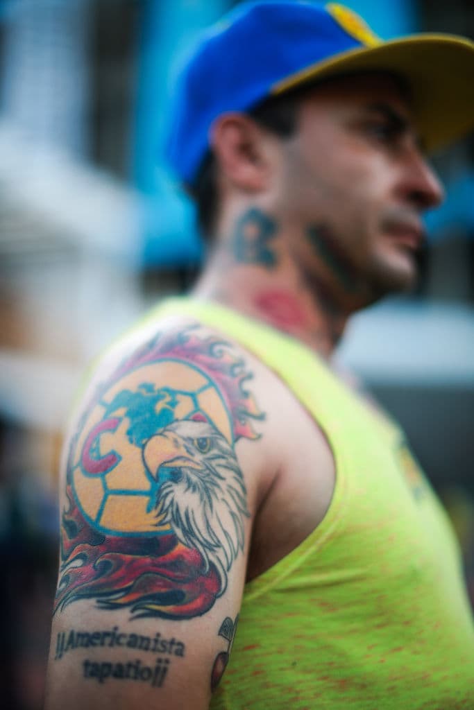 En las afueras del Estadio Azteca los fanáticos vivieron la antesala de la Semifinal entre América y Pumas.