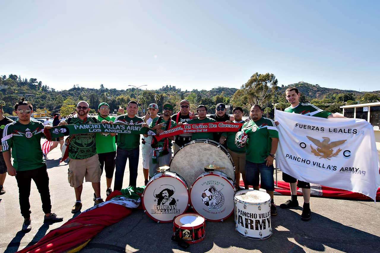 Las aficiones de México y Estados Unidos colmaron el Rose Bowl de Pasadena y armaron una gran fiesta.