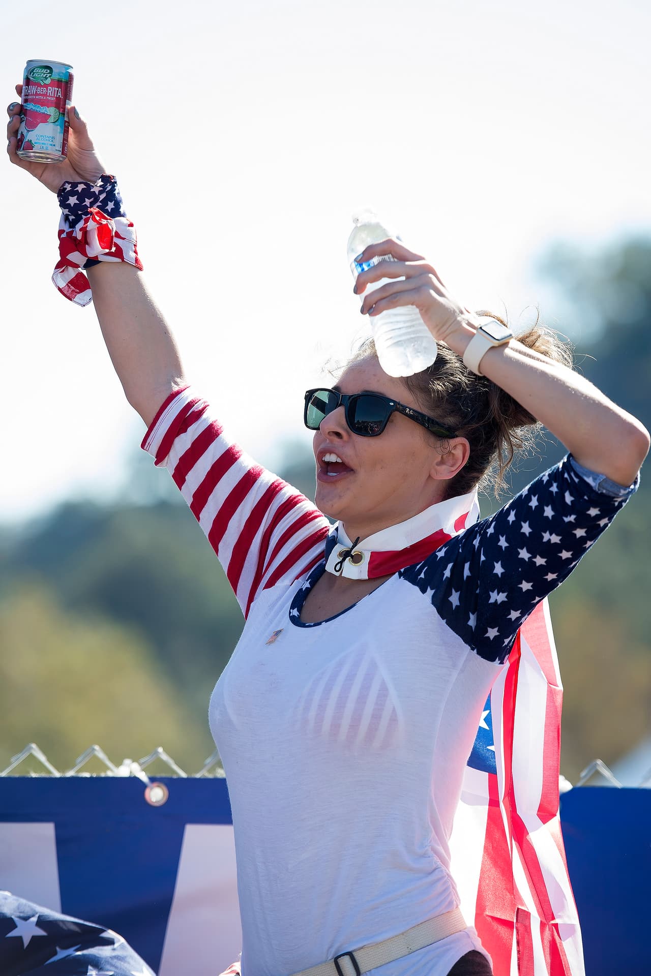Las aficiones de México y Estados Unidos colmaron el Rose Bowl de Pasadena y armaron una gran fiesta.