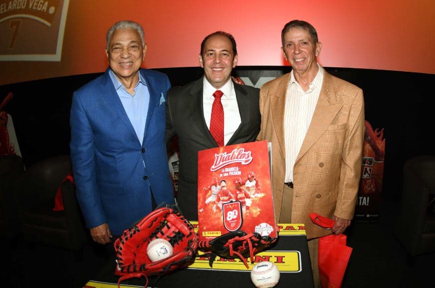Diablos Rojos del México presentan álbum conmemorativo de estampas