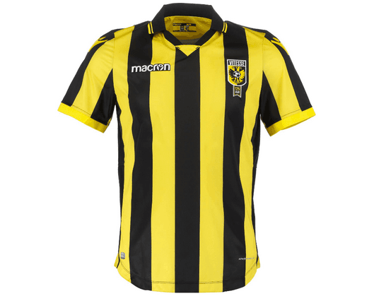 El equipo holandés tiene originalmente los colores negro y amarillo, por lo que el uniforme alternativo resulta llamativo para propios y extraños.