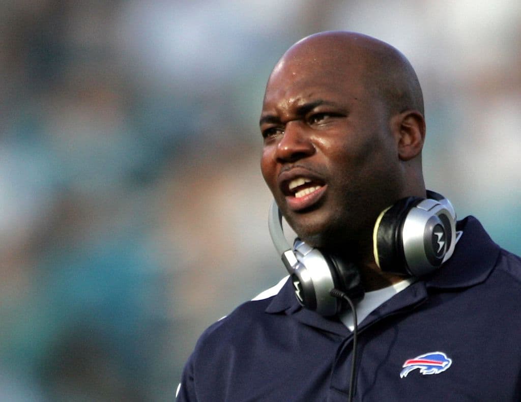 Perry Fewell, el segundo de Rivera, será quien se haga cargo del equipo de forma interina.