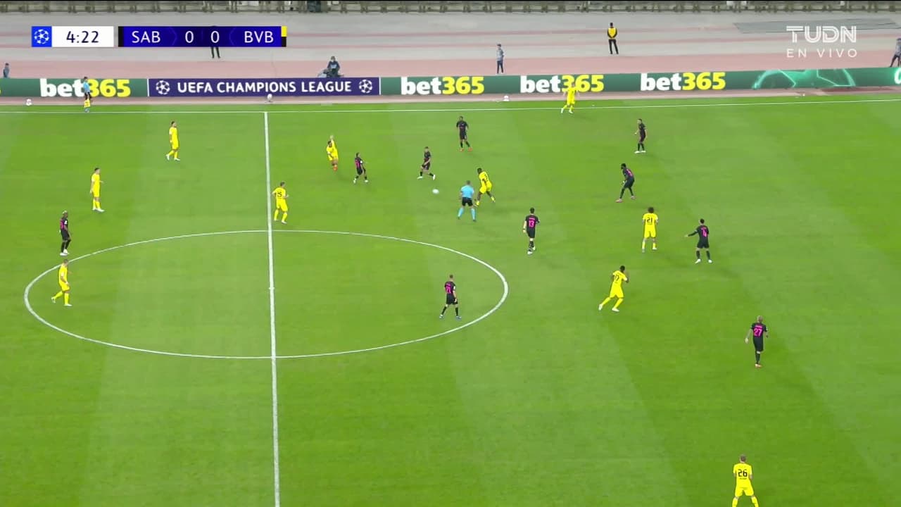 ¡TIRO ATAJADO! disparo por Fábio Silva.