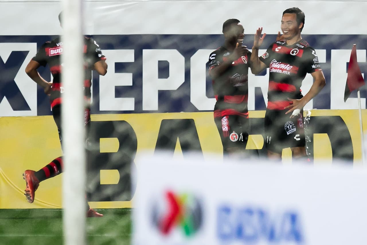 Erick Torres celebró con su tradicional paso del 'robot'.