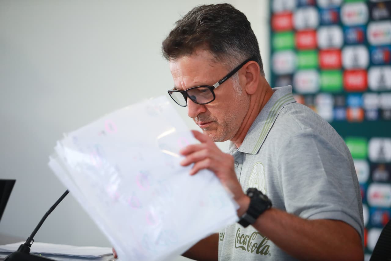 Depsués de criticar a Neymar por simular, llamarlo payaso y decir que el fútbol era para hombres,
<b> </b>una periodista lo llamó
<b>'Machirulo' </b>y
<b>'Machista'.</b>