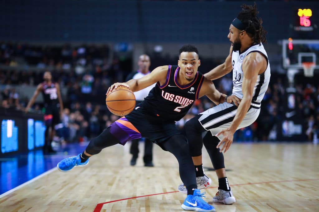 Con una gran actuación de Patty Mills, Los Spurs ganan a los Suns en México 121-119.