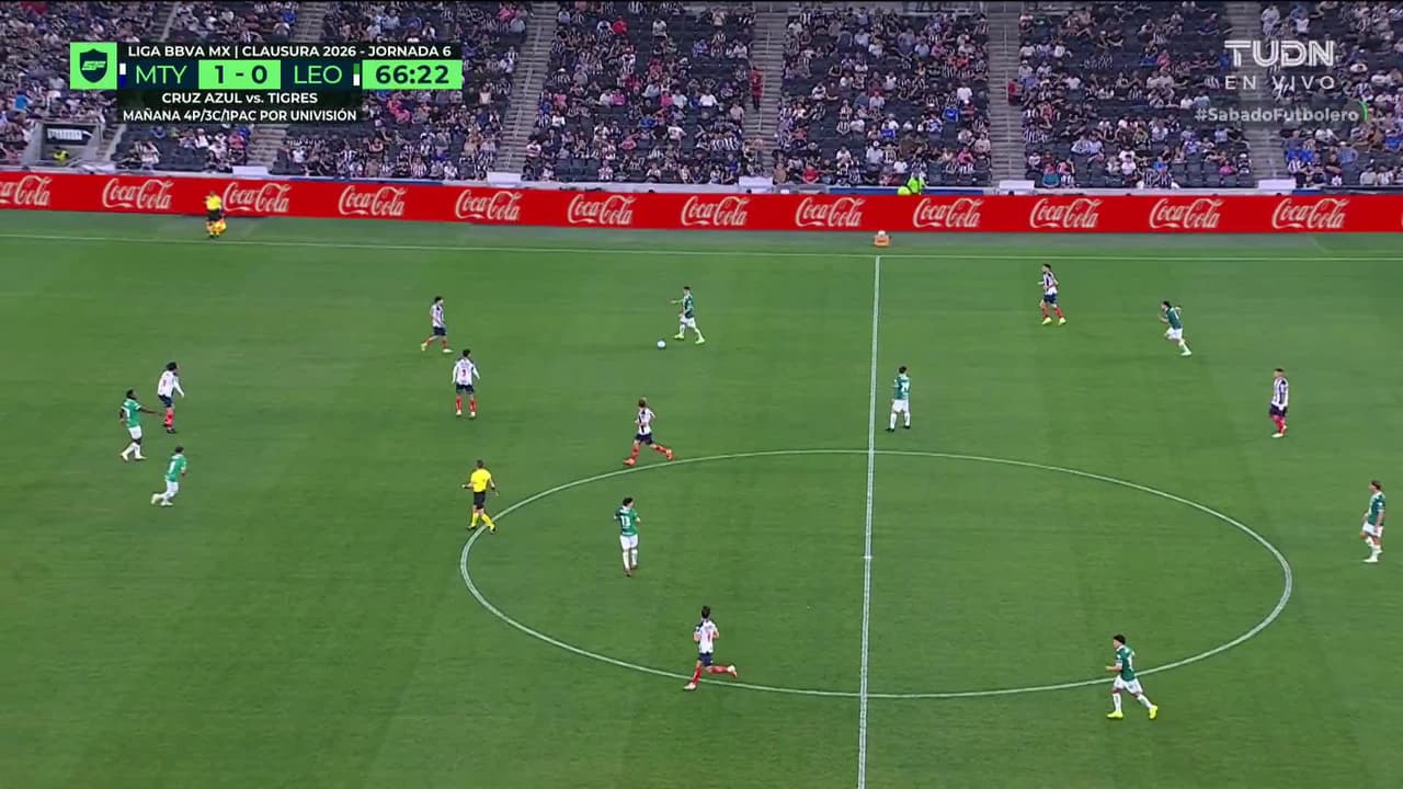 ¡TIRO ATAJADO! disparo por Juan Domínguez.