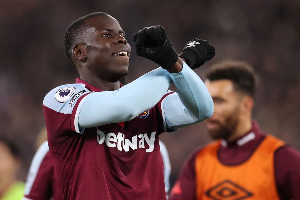 West Ham sorprende al Liverpool y lo derrota 3-2 durante la fecha 11 en la Premier League. Alisson Becker abrio el marcador con gol en contra a los 4' del encuentro, cuando Trent Alexander-Arnold empataba el juego al 41'. Pablo Fornals y Kurt Zouma pusieron arriba a los Hammers y Origi anotó el segundo para los 'Reds'.