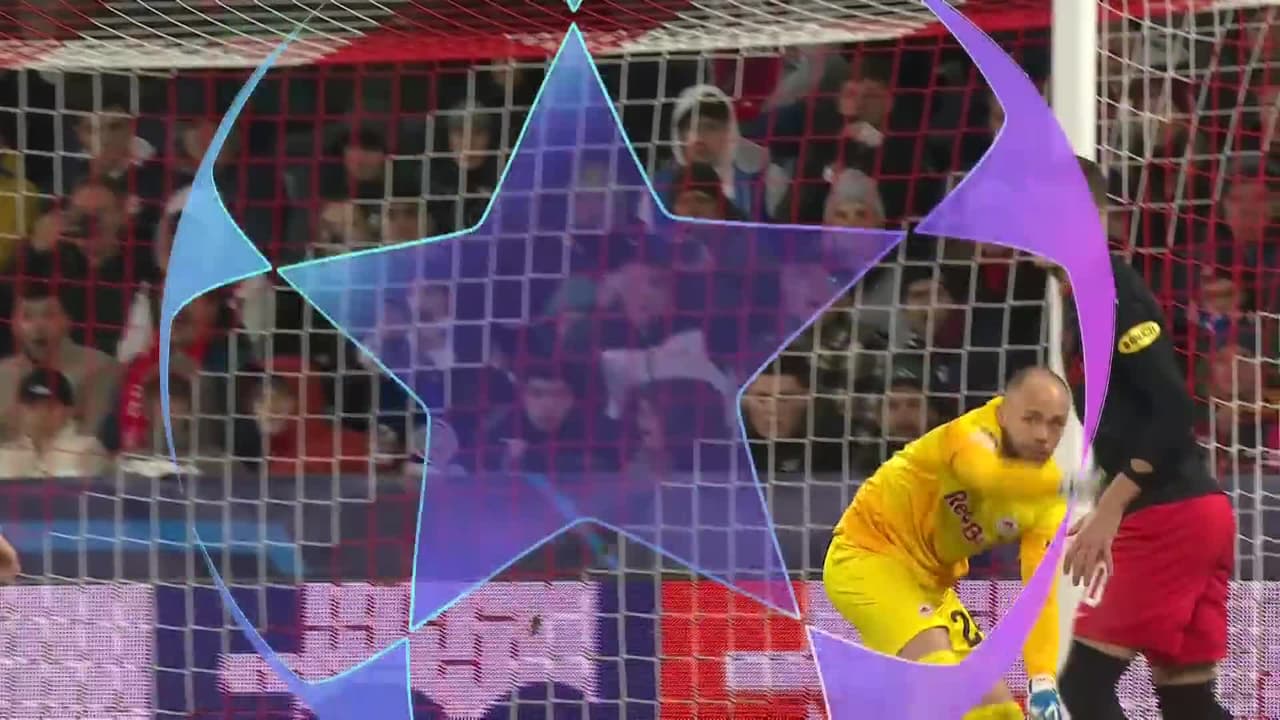 ¡TIRO ATAJADO! disparo por Davide Frattesi.