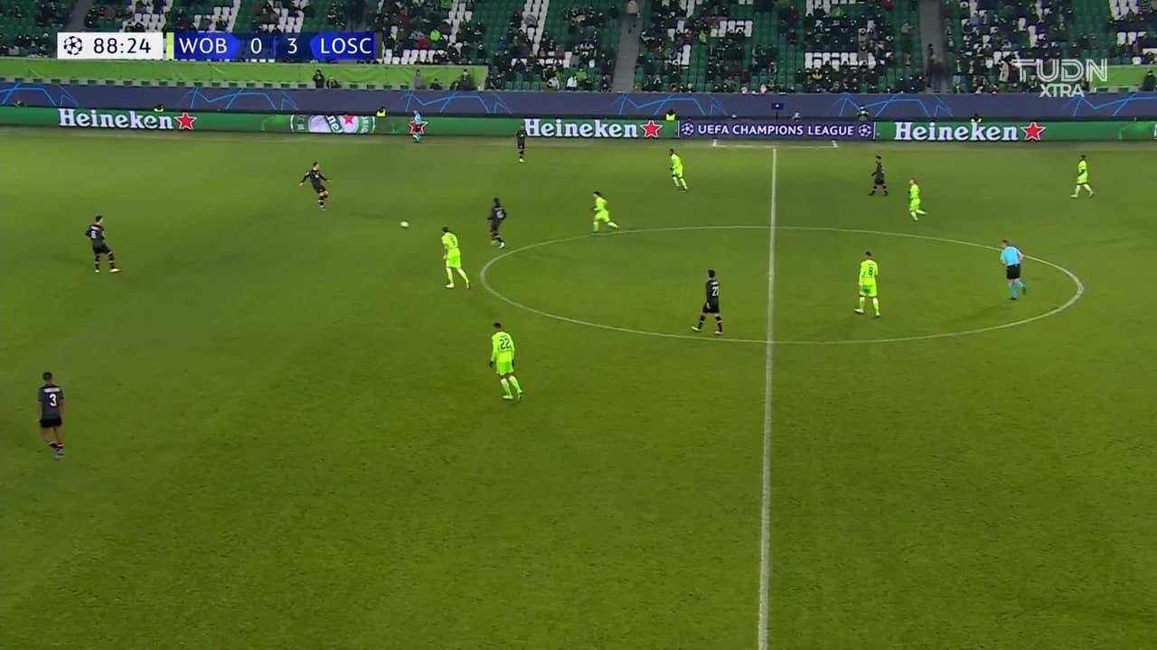 ¡Golazo de la honra! Steffen puso el 1-3 del Wolfsburg ante Lille