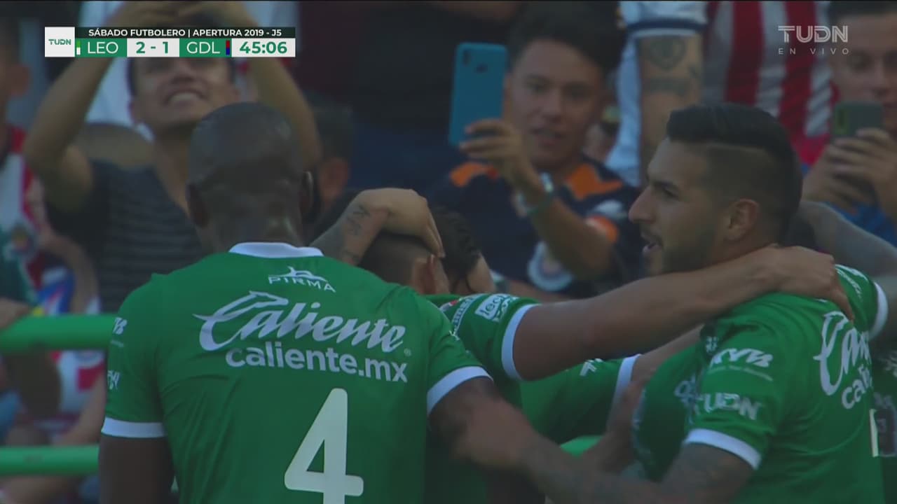 Cabezazo letal de Ángel Mena para el 2-1 del León
