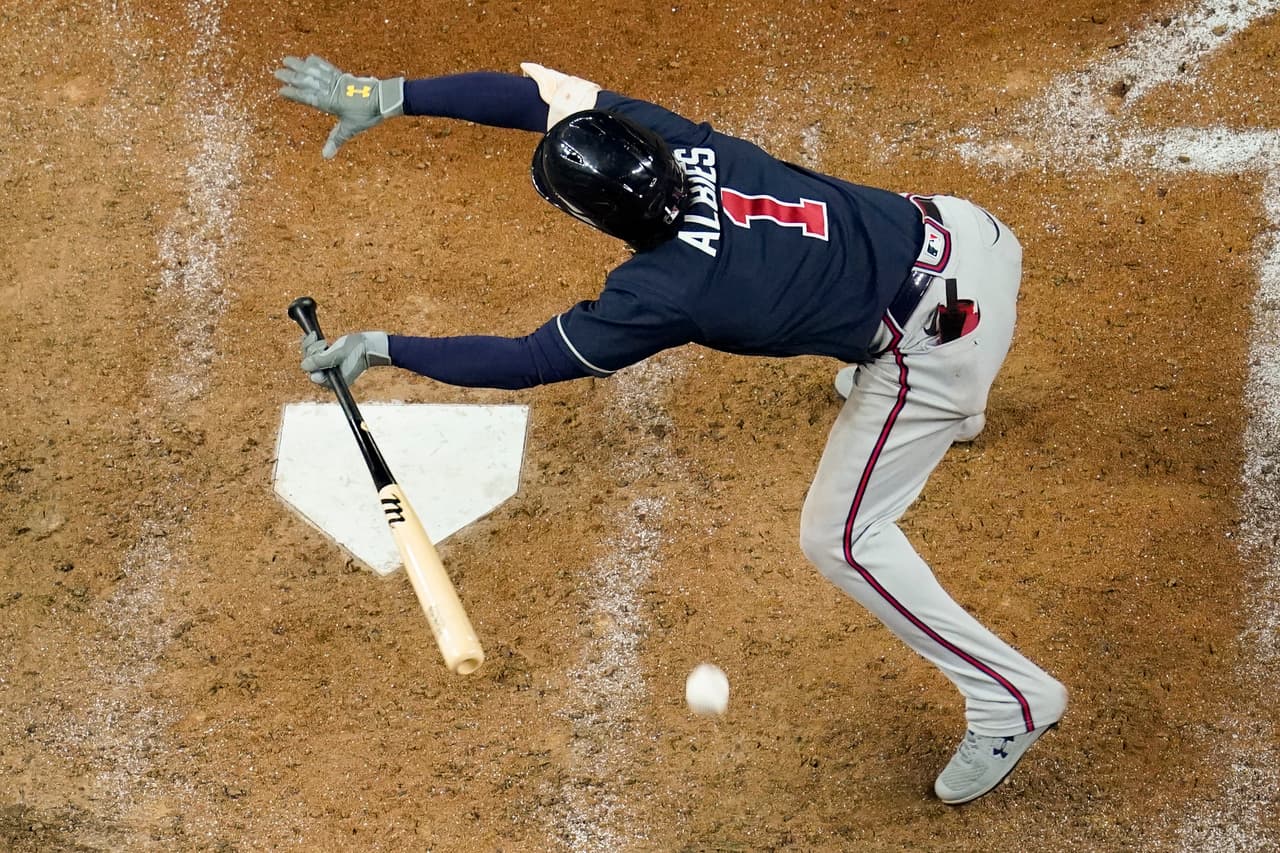 Atlanta se complica el partido en la última entrada, pero terminan llevandose el juego dos 8-7 y ponen la serie 2-0 a su favor.