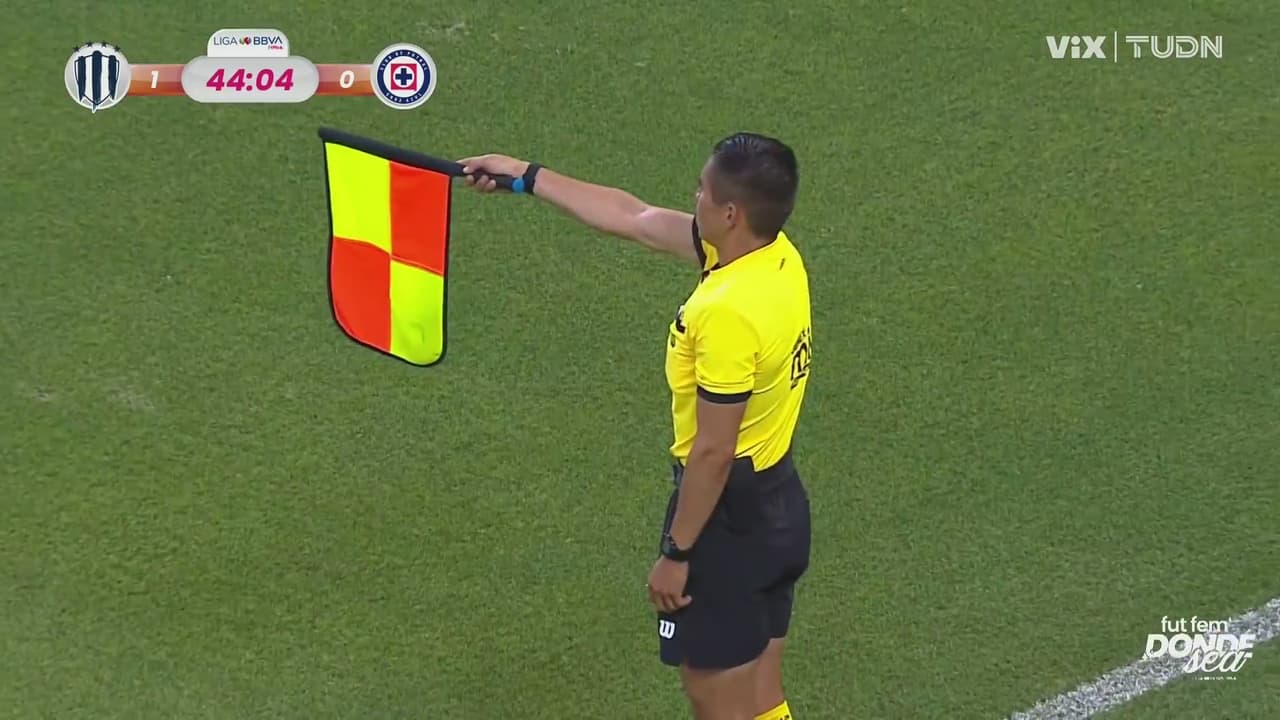 ¡Le anulan el del empate a Cruz Azul! Fuera de juego de Lizbeth Ángeles