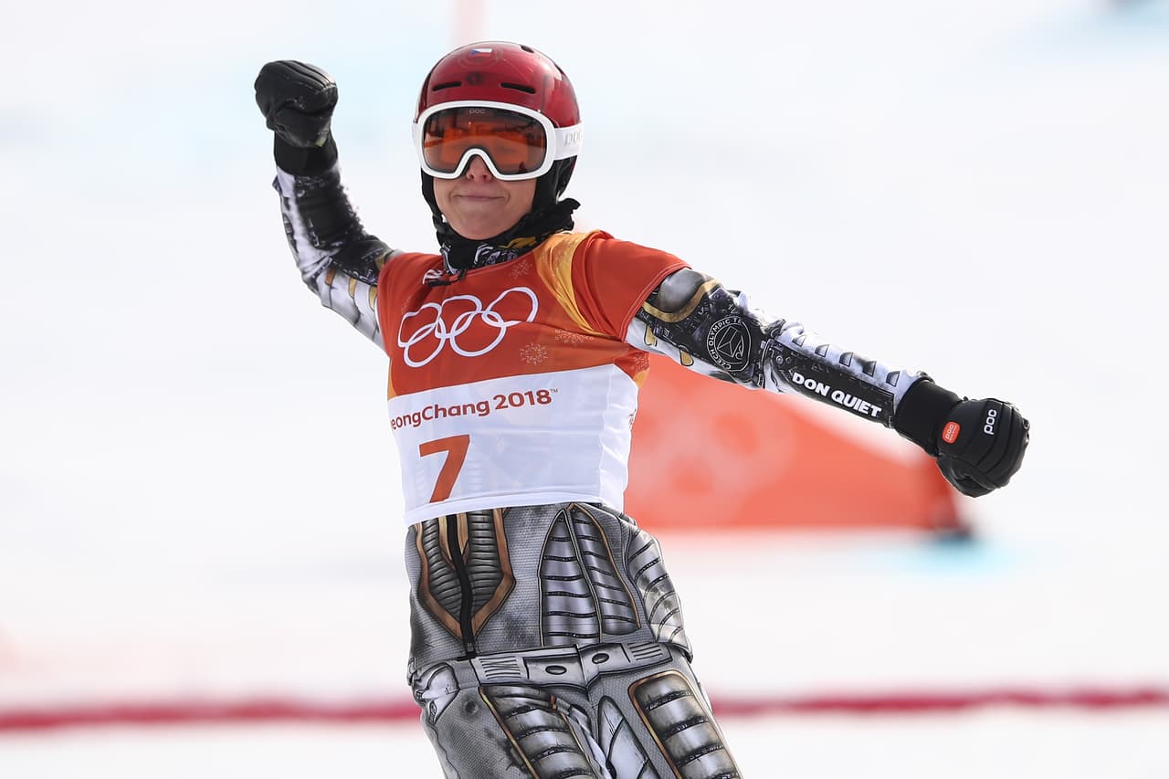 La vestimenta de la ganadora entre las mujeres, con un diseño de armadura, fue uno de los puntos de referencia por lo curioso de su uniforme.