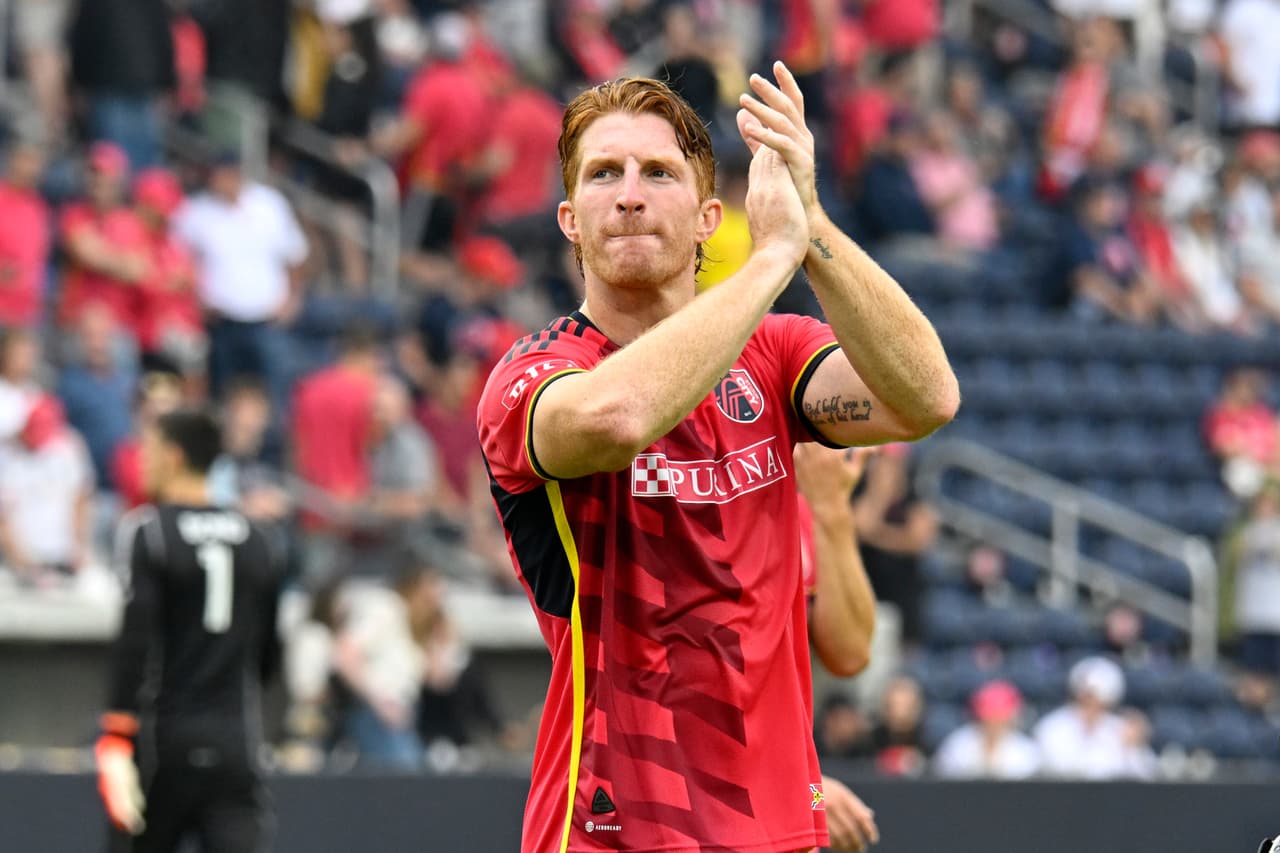 <b>TIM PARKER - St. Louis CITY SC</b> | Elección del entrenador
<br>Primera convocatoria al All-Star Game para una de las piezas fundamentales de la defensa del equipo benjamín en la MLS, St. Louis CITY SC. Parker fue titular en 17 partidos de nuevo club, y es uno de los jugadores más experimentados en la escuadra, con más de 230 partidos en su carrera.
<br>