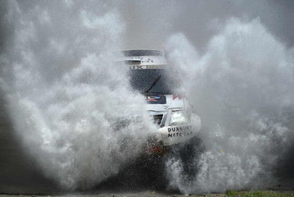 El francés Stéphane Peterhansel (Mini) ganó hoy la sexta etapa del Dakar, entre Tucumán y Salta, por delante del catarí Nasser Al Attiyah (Mini) y del argentino Orlando Terranova (Mini), segundo y tercero, respectivamente.
