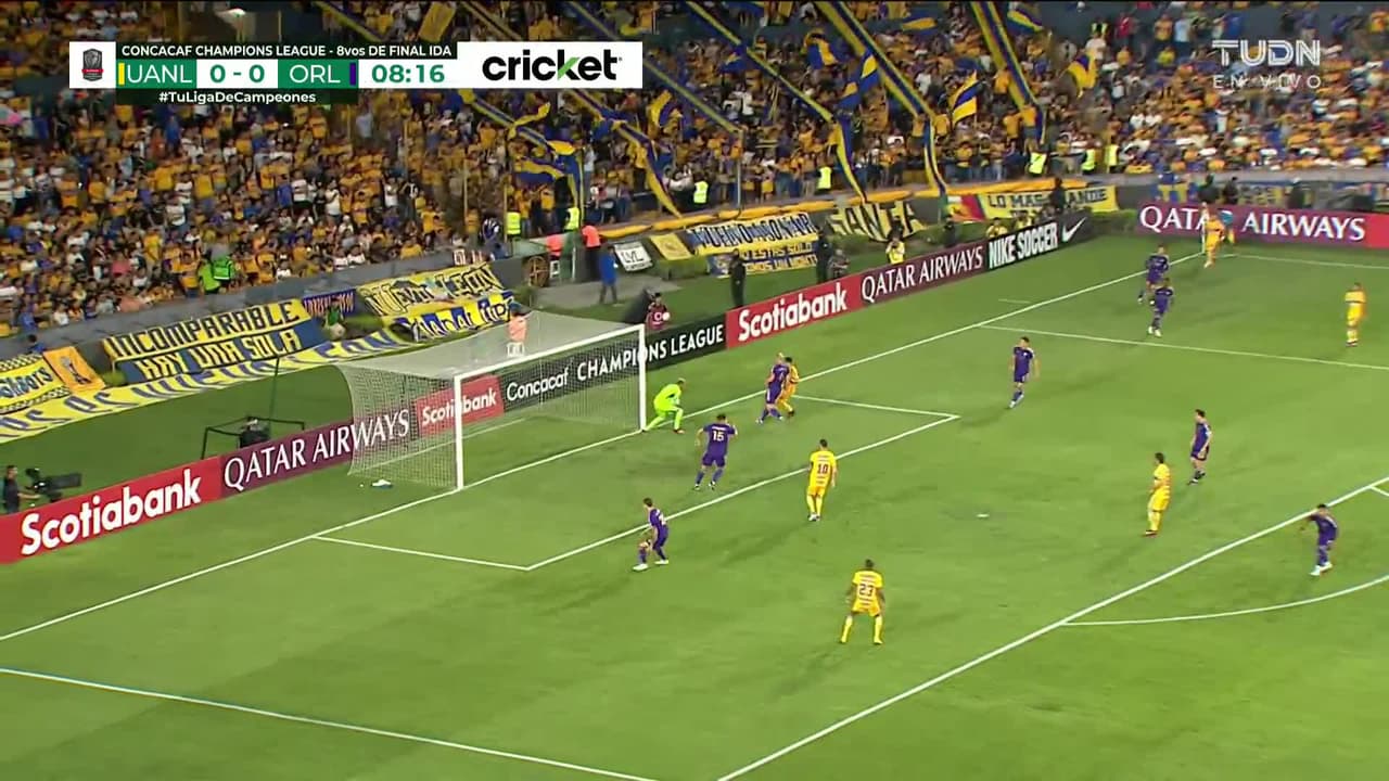 ¡TIRO ATAJADO! disparo por André-Pierre Gignac.