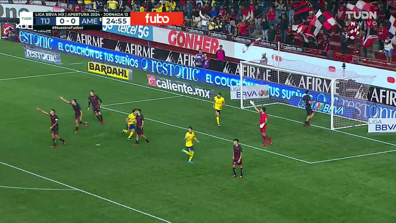 ¡GOL!  anota para América. Álex Zendejas