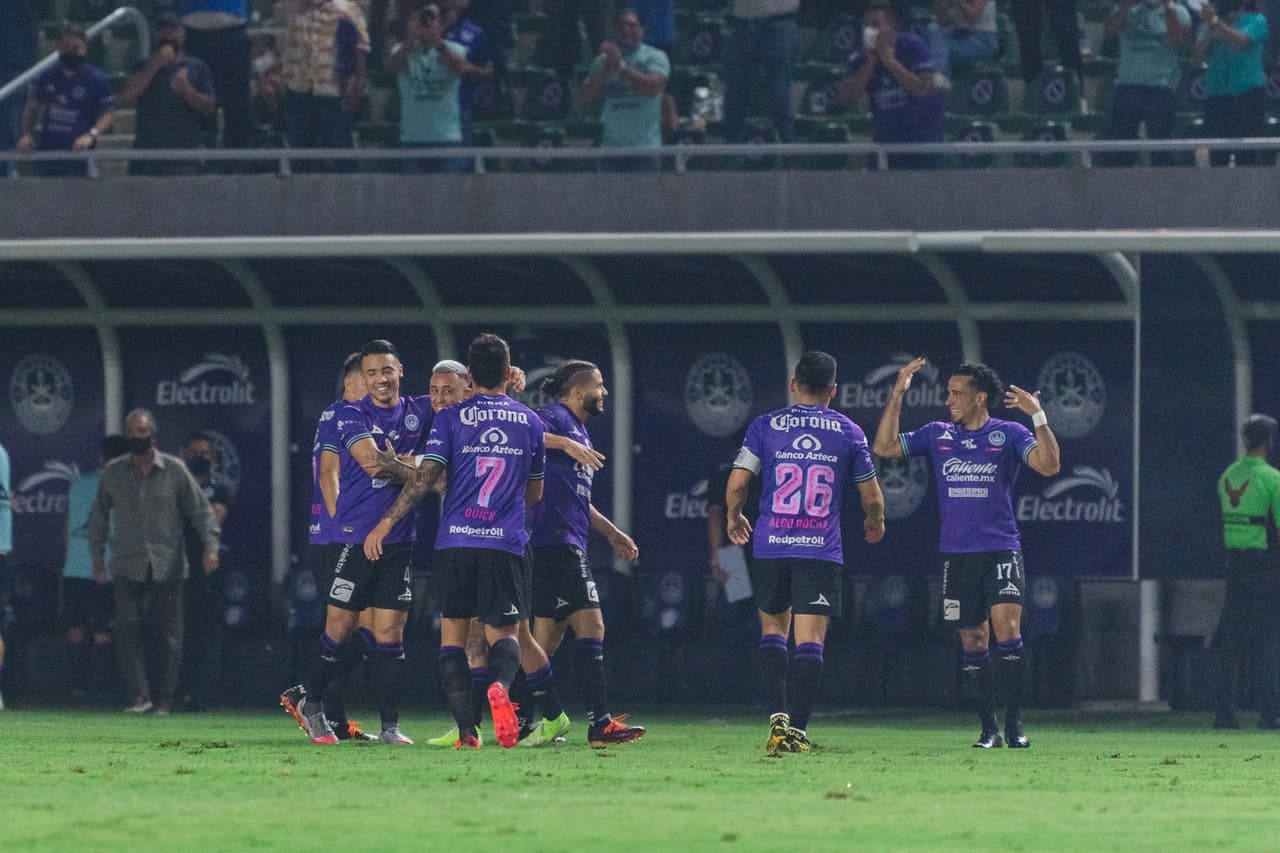 El primer gol cayó apenas a los cinco minutos jugados en el Kraken.