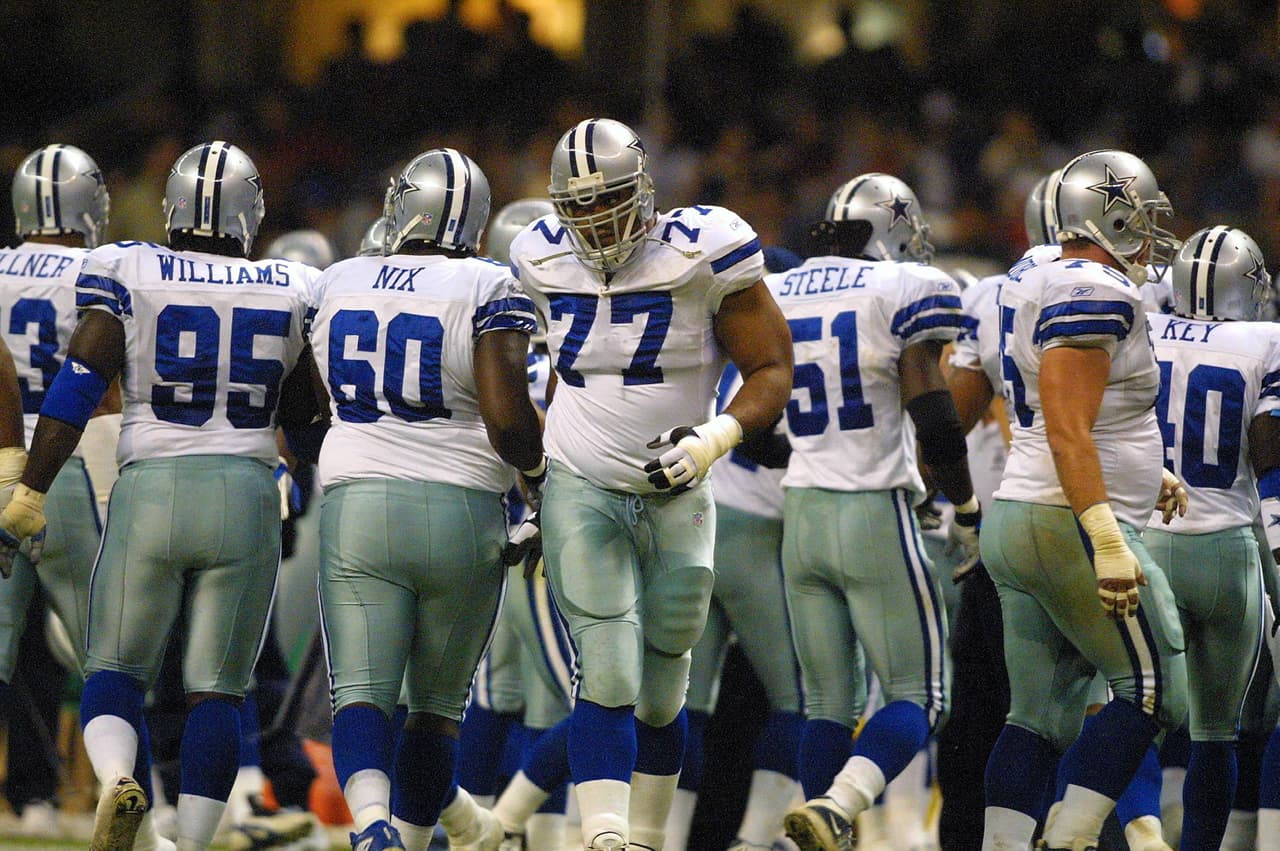 Jugadores de Dallas en el American Bowl 2001 en México donde se vieron las caras contra los Oakland Raiders, equipo que se adueñó del Estadio Azteca el 21 de noviembre de 2016 contra Houston Texans.