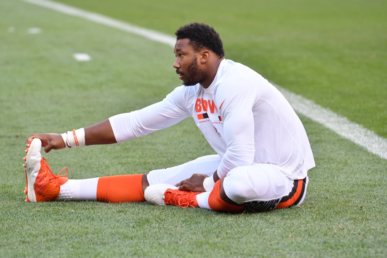 Myles Garrett sufre lesión en el tobillo y es duda para debutar el domingo