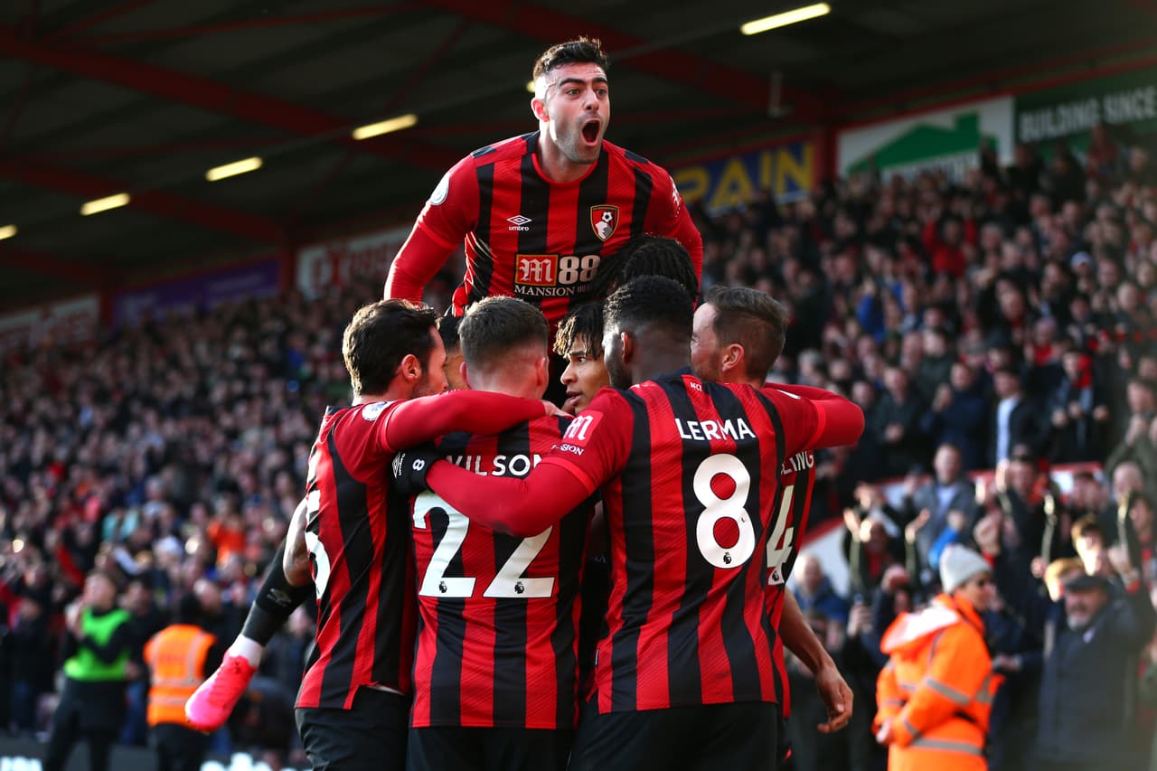Bournemouth 2-1 Aston Villa | Billing (37’) y Aké (44’) aventajaron por dos a Bournemouth. Samatta (70’) marcó el descuento.