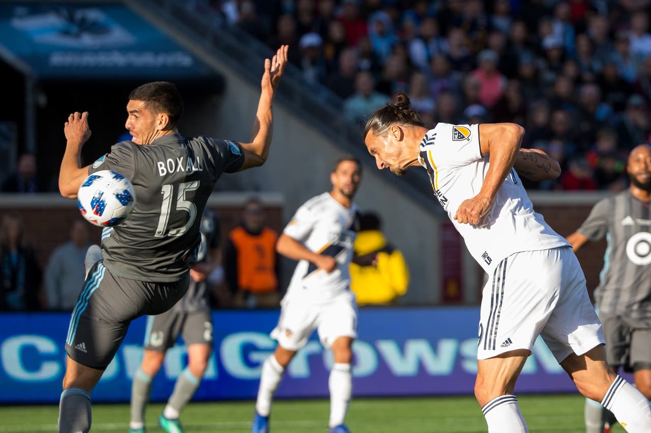 Un Zlatan Ibrahimovic letal deja a LA Galaxy a un triunfo de los playoffs de MLS