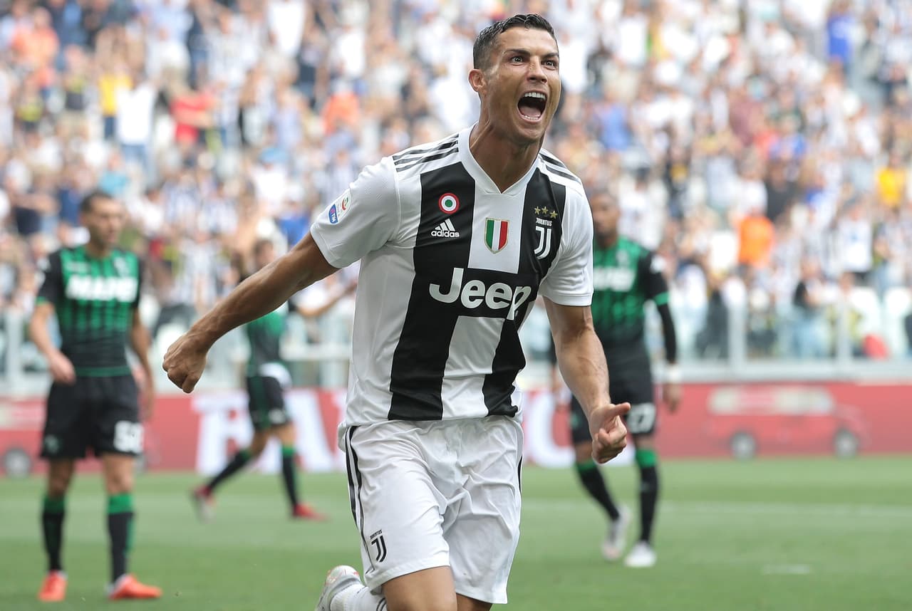 Delantero: Cristiano Ronaldo (33 años / Juventus) - 116.7 millones de dólares.
