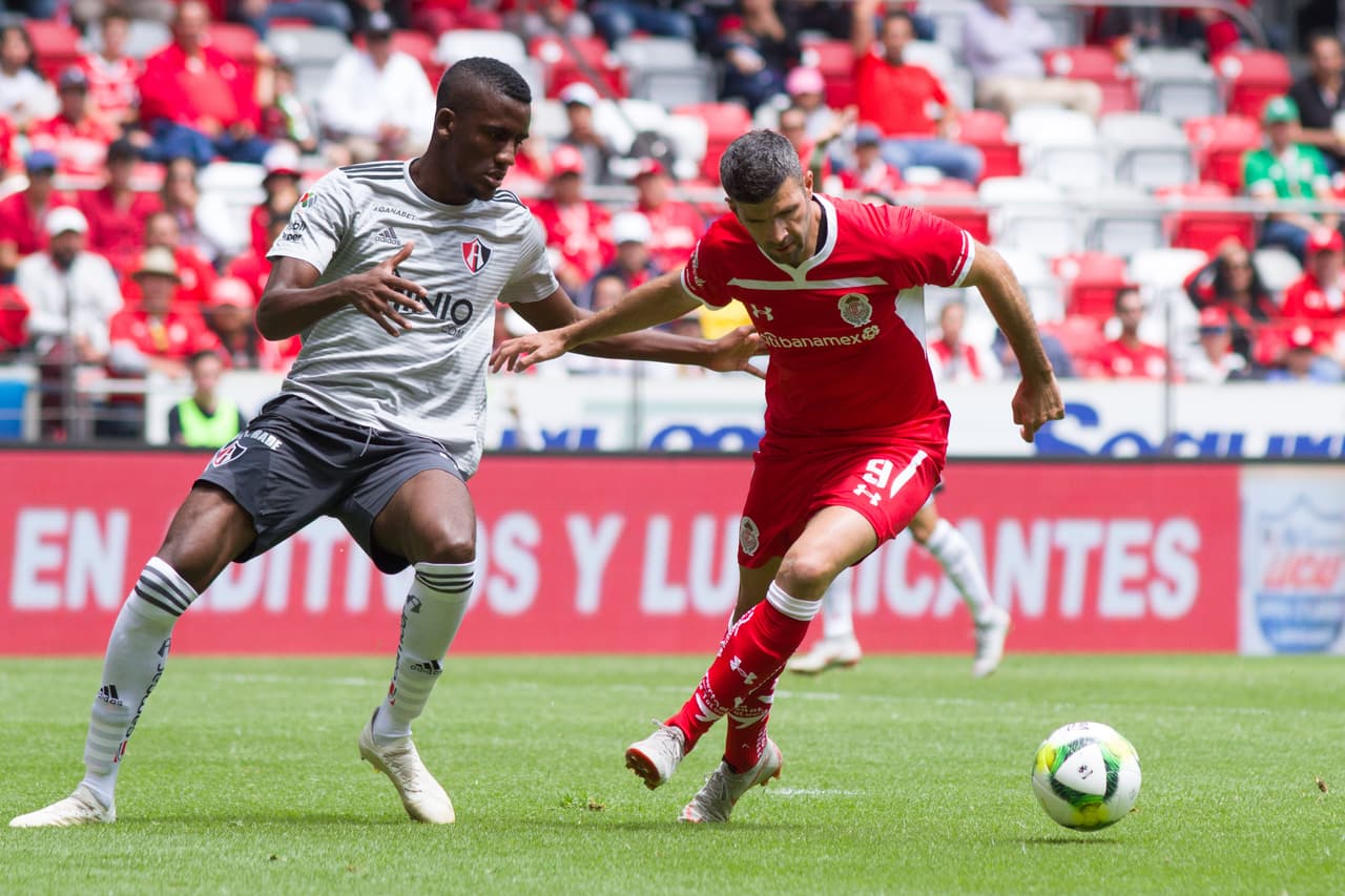 Los locales tuvieron la iniciativa de entrada con la idea de meterse en la pelea por llegar a los Playoffs.