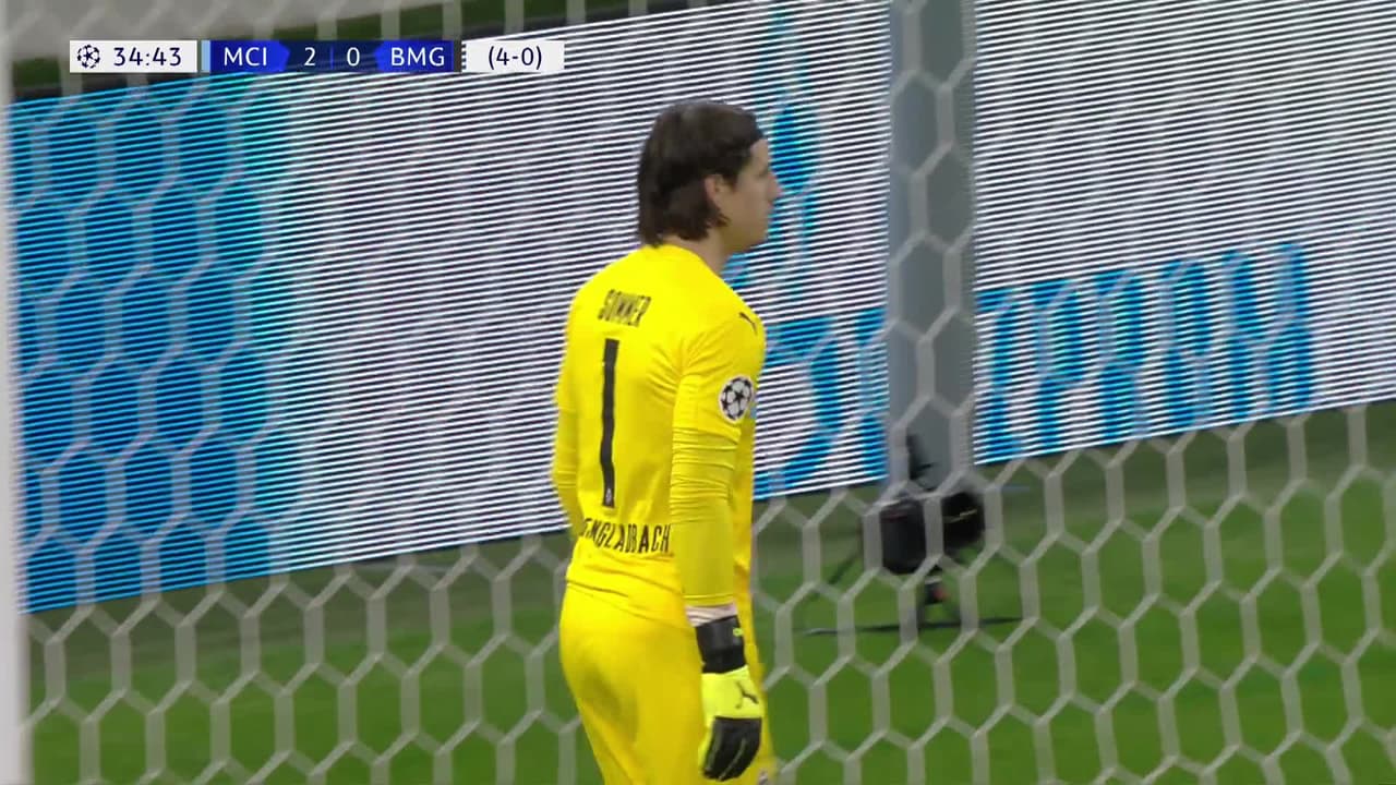 ¡TIRO ATAJADO! disparo por Kevin De Bruyne.