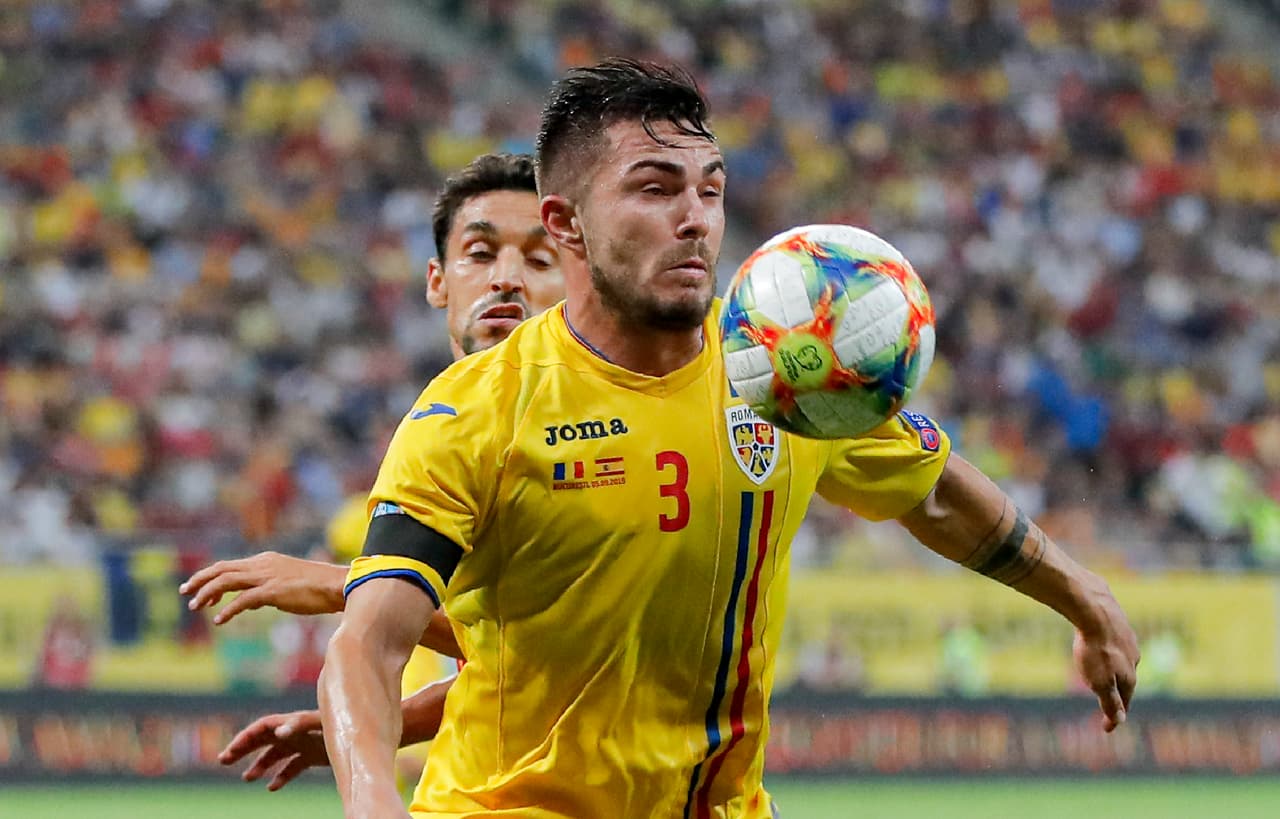 Alin Tosca sufrió a la delantera española durante todo el encuentro.