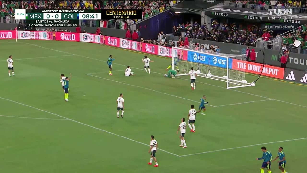 ¡Gol de Colombia! Madrugan al equipo mexicano con un cabezazo de Luis Suárez