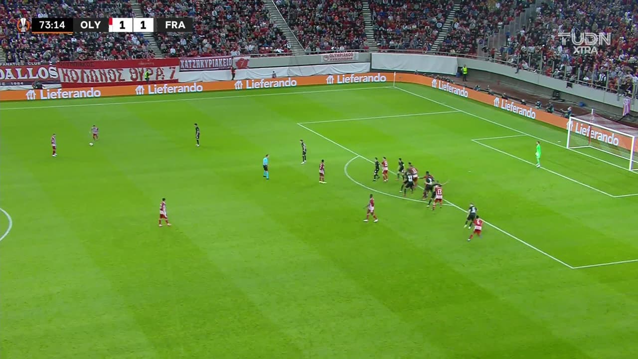 ¡TIRO ATAJADO! disparo por Youssef El-Arabi.