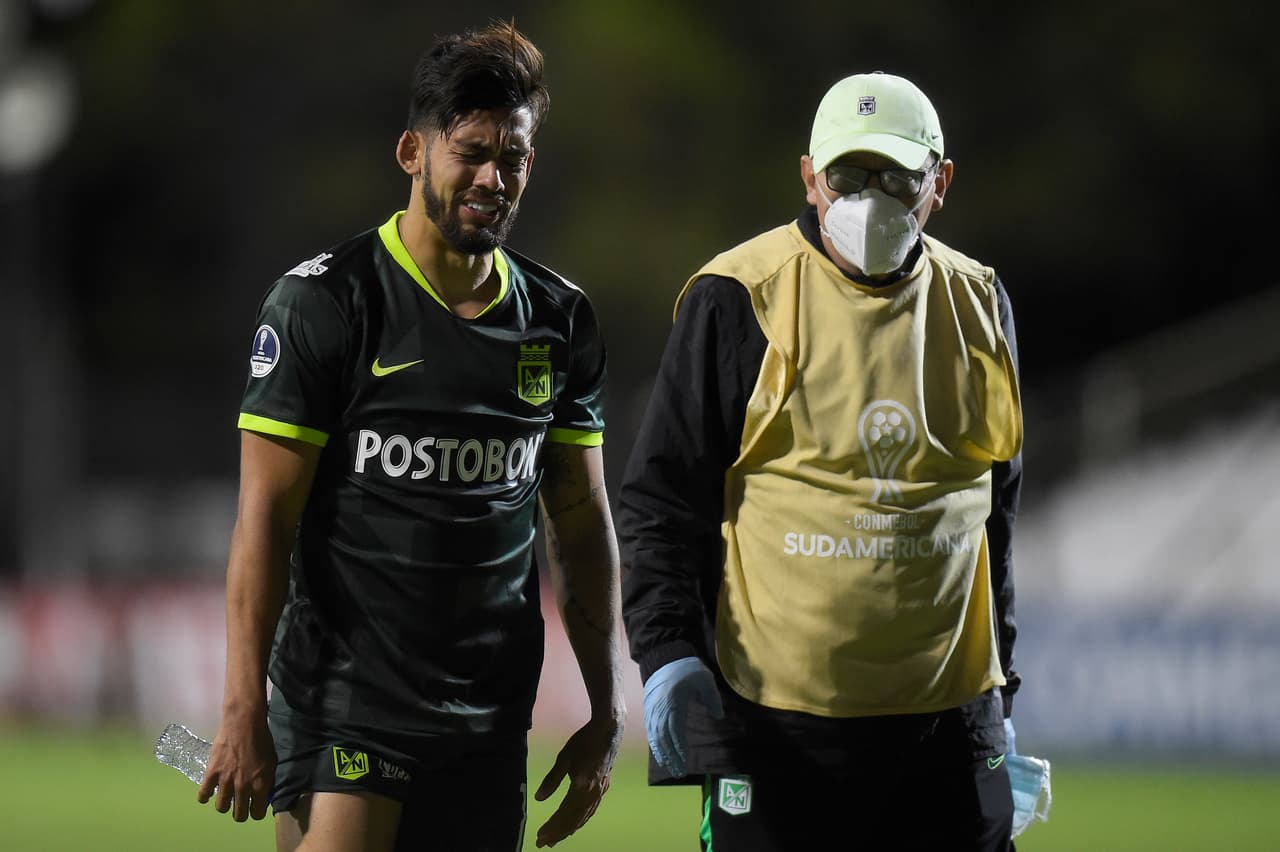 'Rifle' Andrade, exjugador del América, se quemó con pirotecnia
