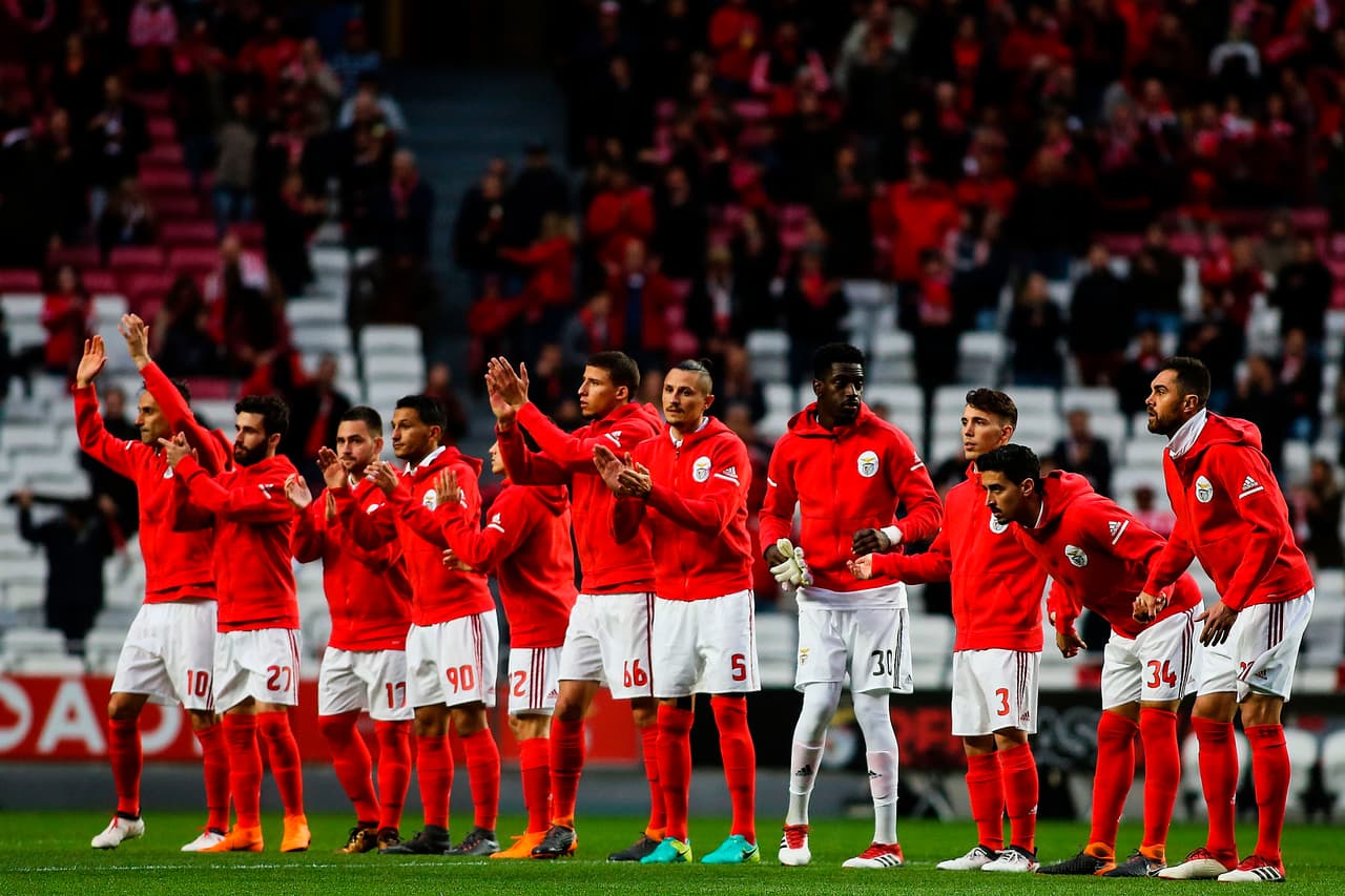 Benfica se impuso 2-0 contra Aves en la fecha 26 de la Liga de Portugal y con esta victoria sueña con el liderato del torneo, que le permita mantener su hegemonia.