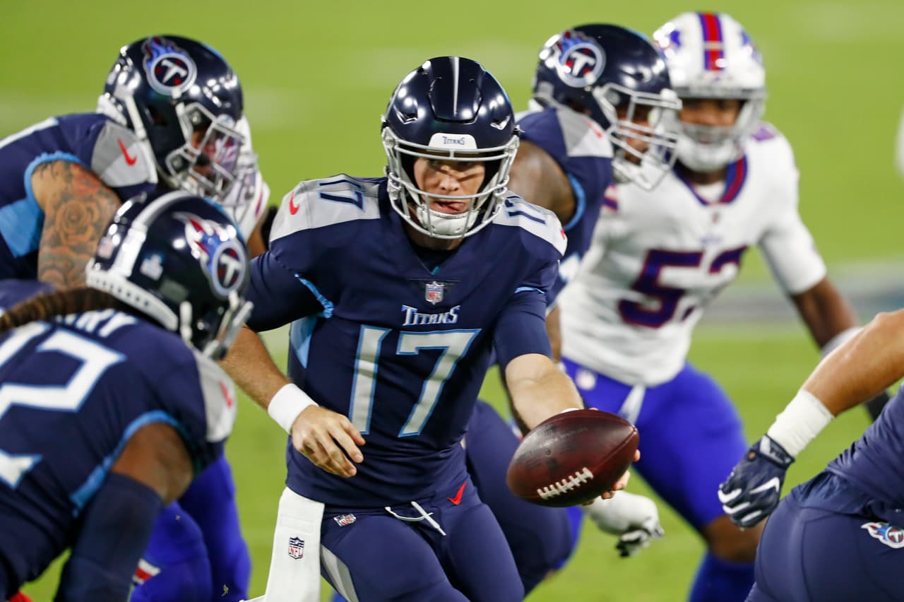 En duelo de invictos, los Titanes le ponen un alto a los Bills y los vencen 16-42.