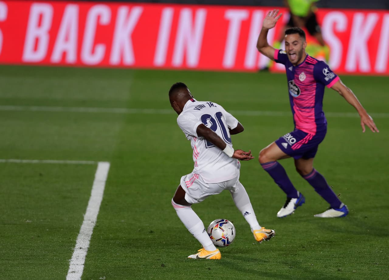 Aprovechó una confusión defensiva para guardar el esférico al fondo de la red.