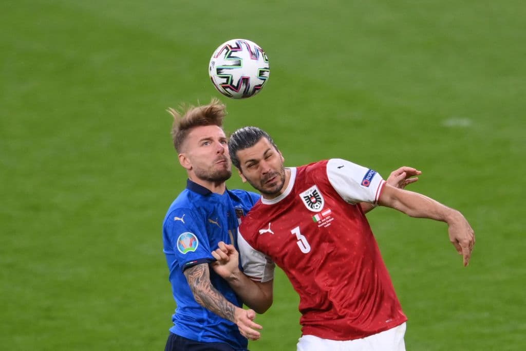 Federico Chiesa y Matteo Pessina marcan en los tiepos extras y le dan el triunfi 2-1 a Italia tras un apretado duelo frente a Austria. Los italianos esperan al ganador entre Bélgica y Portugal.