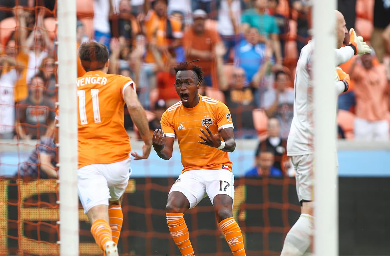 Tras un 2017 de altísimo nivel, Atlanta United topó en Texas con el 'tornado naranja' de Houston Dynamo, que lo goleó por 4-0. El hondureño Alberth Elis lideró la contundente victoria. (USA Today Images)