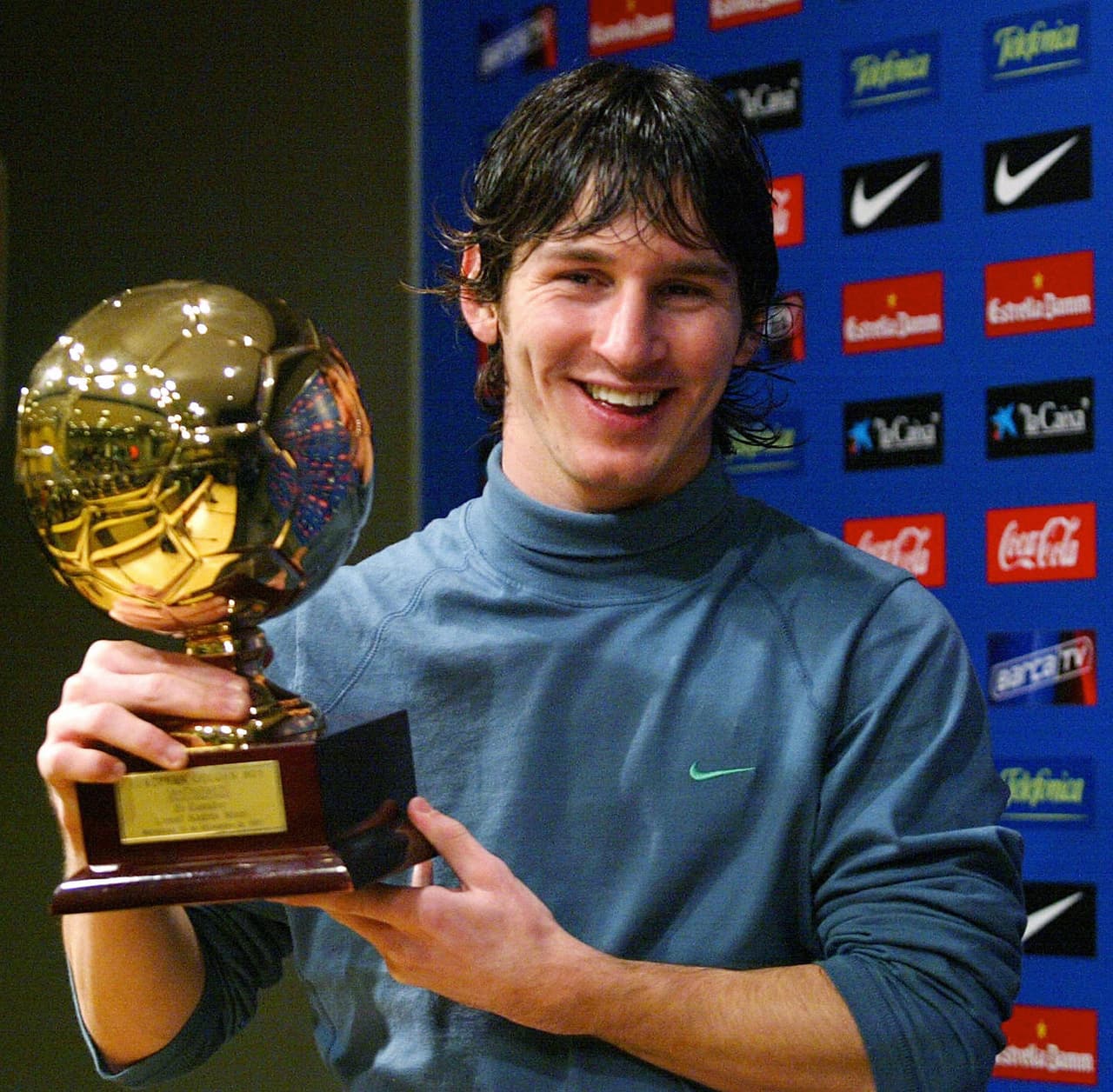 En el 2005 el argentino fue premiado por la revista italiana Tuttosport como el mejor jugador joven ‘Golden Boy’, por encima de jugadores como Wayne Rooney y Cristiano Ronaldo.