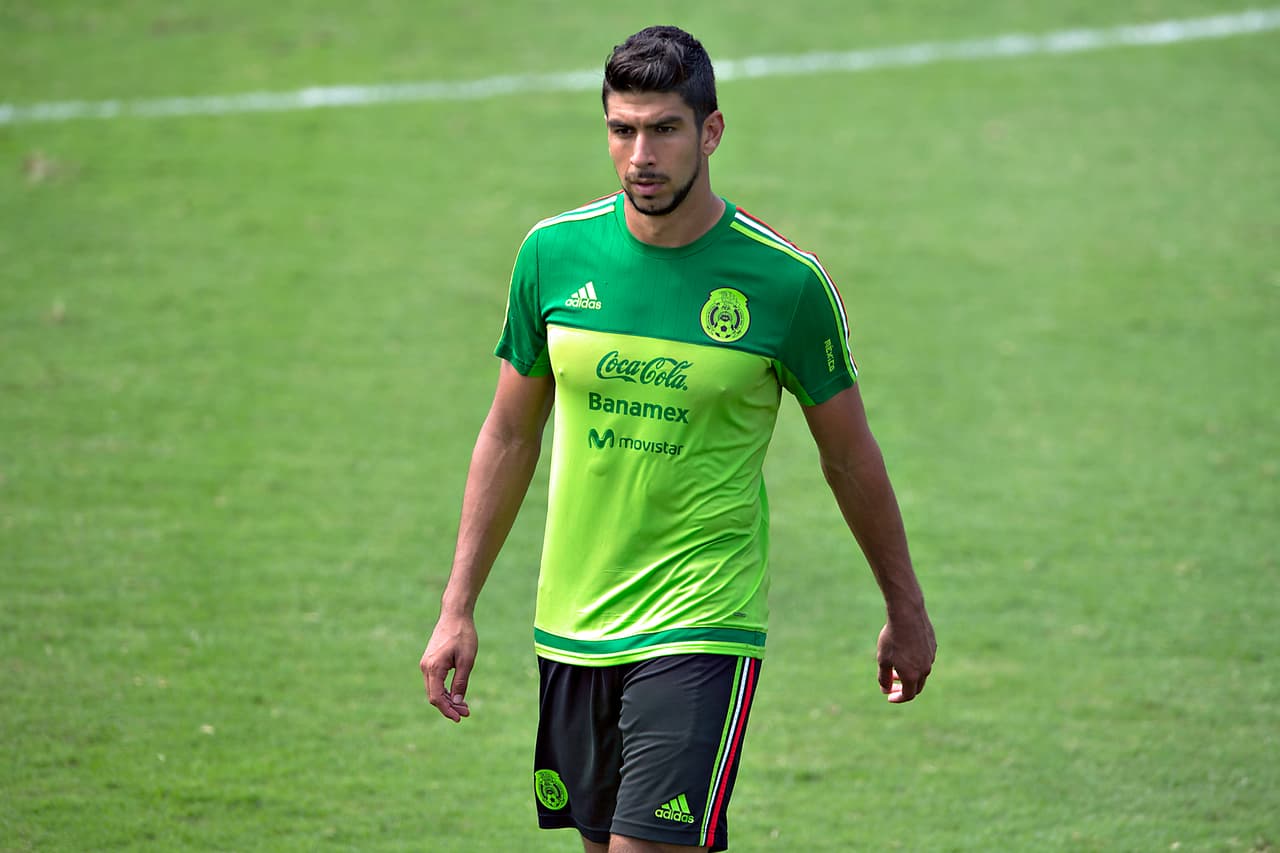 Eduardo Herrera será uno de los encargados de generar peligro en el arco de Senegal, el delantero de Pumas viene de tener su mejor torneo goleador. El felino ya fue probado en selección con el “Piojo” en Copa América.
